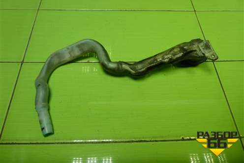 Горловина бачка омывателя лобового стекла (7L5955463B) для Volkswagen Touareg c 2002-2010г (Туарег)