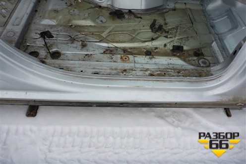 Порог со стойкой правый для Volkswagen Touareg c 2002-2010г (Туарег)