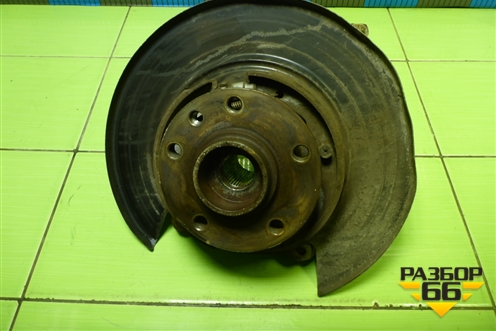 Кулак задний левый для Volkswagen Touareg c 2002-2010г (Туарег)