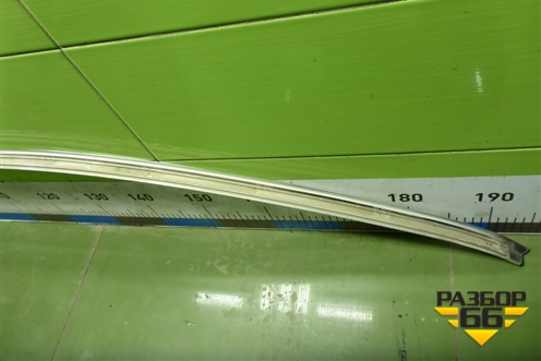 Молдинг крыши левый (над дверями) для Volkswagen Touareg c 2002-2010г (Туарег)