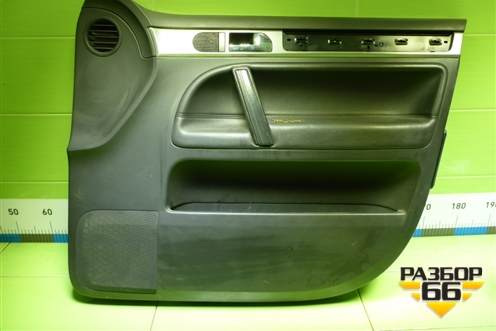 Обшивка двери передней правой под электрику (7L6867012EK) для Volkswagen Touareg c 2002-2010г (Туарег)