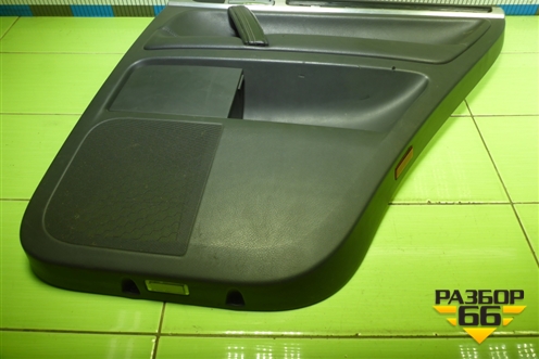 Обшивка двери задней правой под электрику (7L6867212BR) для Volkswagen Touareg c 2002-2010г (Туарег)