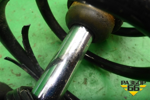 Амортизатор передний правый (1K0413031BL) для Skoda Yeti с 2009г (Етти)