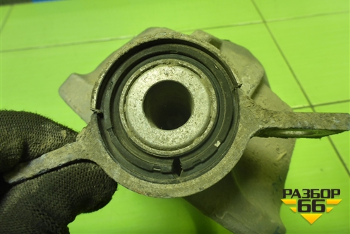 Кронштейн амортизатора заднего (7L0512345) для Volkswagen Touareg c 2002-2010г (Туарег)