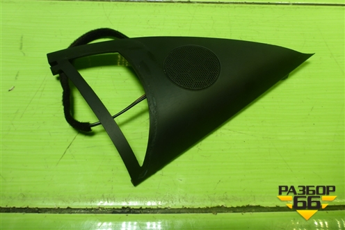 Накладка двери передней правой уголок (7L6837994) для Volkswagen Touareg c 2002-2010г (Туарег)