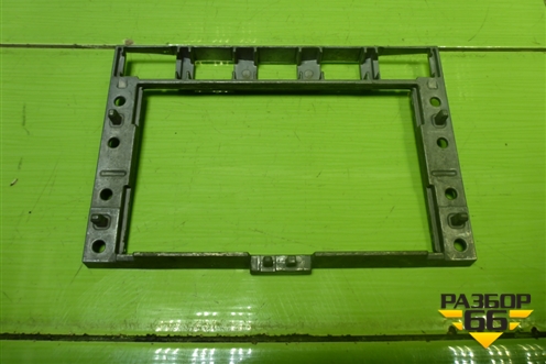 Рамка магнитолы (7L6857318) для Volkswagen Touareg c 2002-2010г (Туарег)