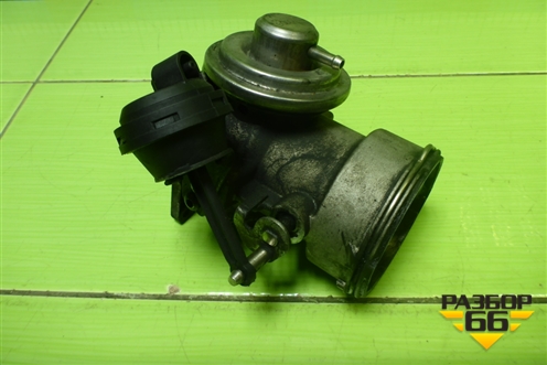 Заслонка воздушная (2.5л BAC) для Volkswagen Touareg c 2002-2010г (Туарег)