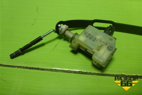 Активатор лючка бензобака (1J0810773D) для Volkswagen Touareg c 2002-2010г (Туарег)