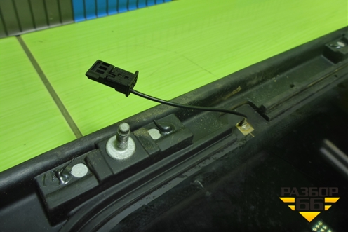 Стекло глухое правое для Volkswagen Touareg c 2002-2010г (Туарег)