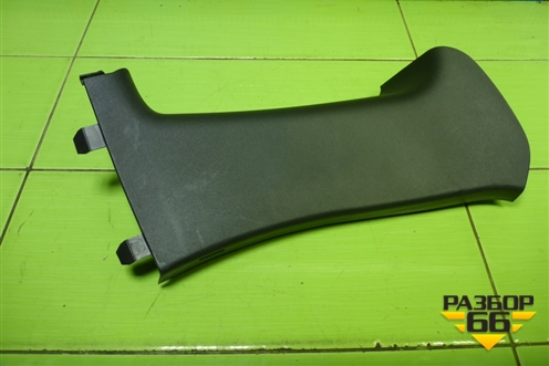 Обшивка стойки задняя верхняя левая (769357957R) для Nissan Terrano с 2014г (Терано)