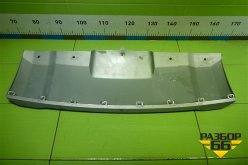 Накладка переднего бампера (620720703R) для Nissan Terrano с 2014г (Терано)