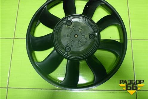 Вентилятор охлаждения радиатора (8W0959455AB) для Audi Q7 c 2015г (Ку 7)