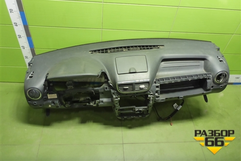 Торпедо под AIR BAG без AIR BAG (681002852R) для Nissan Terrano с 2014г (Терано)