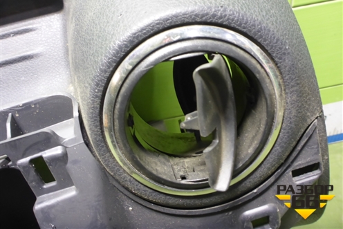 Торпедо под AIR BAG без AIR BAG (681002852R) для Nissan Terrano с 2014г (Терано)