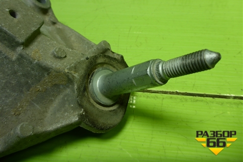 Кронштейн КПП (112533062R) для Nissan Terrano с 2014г (Терано)