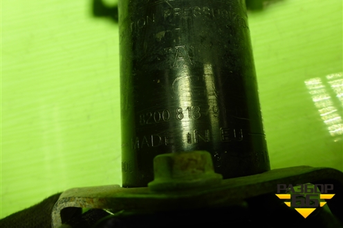 Амортизатор передний левый (8200813791) для Nissan Terrano с 2014г (Терано)