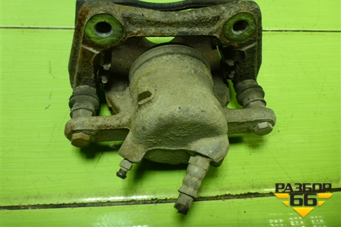 Суппорт передний правый для Nissan Terrano с 2014г (Терано)