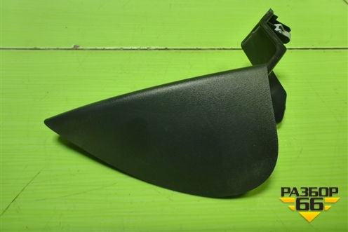 Накладка на торпедо (левая) (682460959R) для Nissan Terrano с 2014г (Терано)