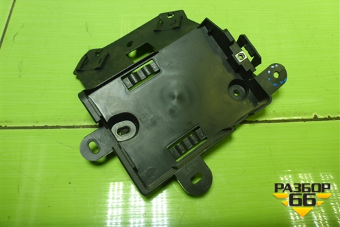 Кронштейн блока электронного (284C21482R) для Nissan Terrano с 2014г (Терано)