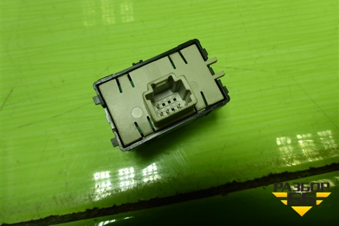 Кнопка включения парктроника (284487506R) для Nissan Terrano с 2014г (Терано)