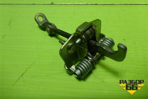 Ограничитель двери передней правой для Nissan Terrano с 2014г (Терано)