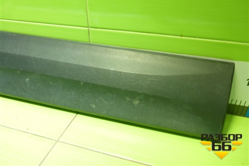 Накладка двери передней правой (57A854940) для Skoda Karoq с 2017г (Карок)