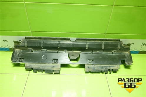 Дефлектор радиатора верхний (4M0121285) для Audi Q7 c 2015г (Ку 7)