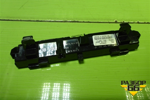 Фонарь задний стоп сигнал (6RU945087A) для Volkswagen Polo (седан) с 2010г (Поло)