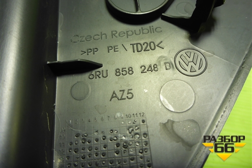 Накладка на торпедо (боковая правая) (6RU858248D) для Volkswagen Polo (седан) с 2010г (Поло)