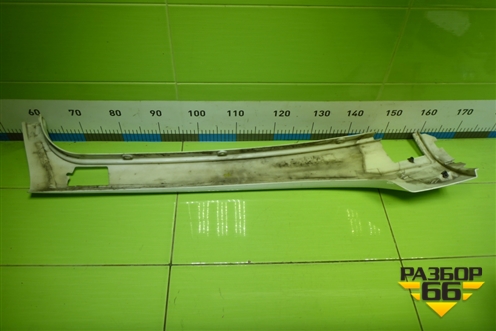 Молдинг лобового стекла правый  (812W624100140) для Sitrak C7H (С7Н)