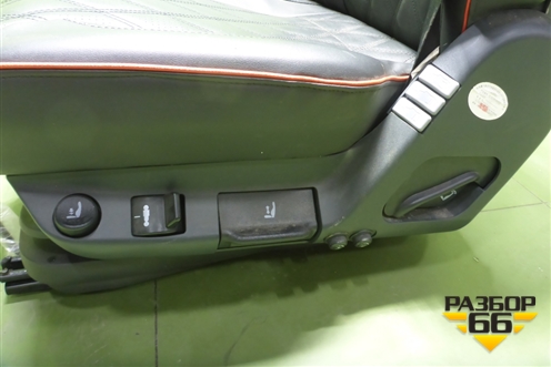 Сиденье левое для Sitrak C7H (С7Н)