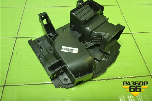 Накладка на торпедо  правая (812W617015017) для Sitrak C7H (С7Н)