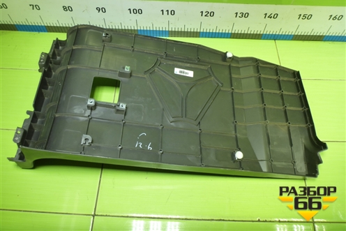 Обшивка в кабину левая на ящик инструментальный (AZ16D257000007) для Sitrak C7H (С7Н)