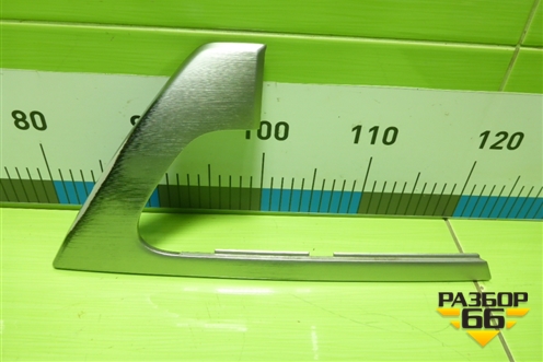 Накладка двери передней левой (на обшивку) (7461160030) для Toyota Land Cruiser (200) с 2008г (Ленд Крузер)