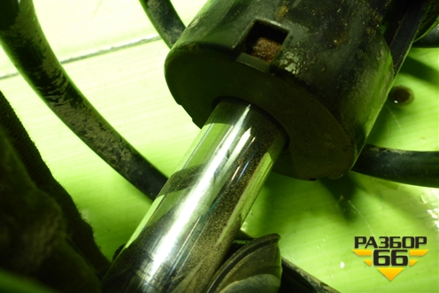 Амортизатор передний правый для Volkswagen Polo (седан) с 2010г (Поло)