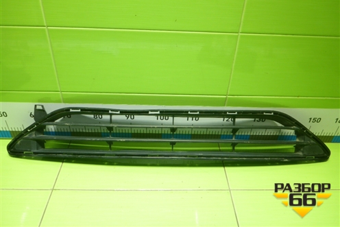 Решетка в передний бампер центральная (после 2018г) (622546FR0A) для Nissan X-Trail (Т32) с 2014г (Хтраил)