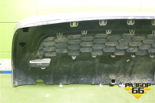 Решетка в передний бампер центральная (после 2015г) (622542036R) для Renault Duster I с 2010-2021г (Дастер)