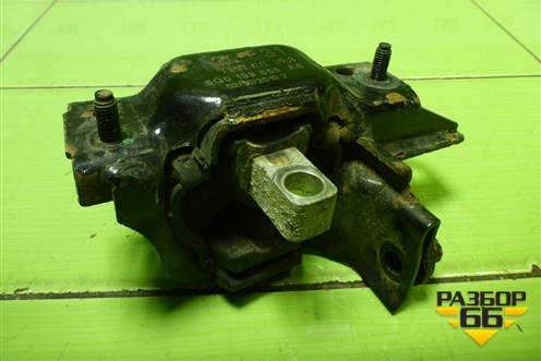 Опора КПП левая (6Q0199555AS) для Volkswagen Polo (седан) с 2010г (Поло)