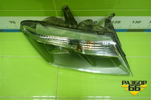 Фара правая (до 2017г галоген) (260103169R) для Nissan Terrano с 2014г (Терано)
