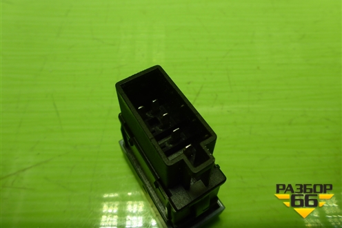 Кнопка люка (AZ962258000026) для Sitrak C7H (С7Н)