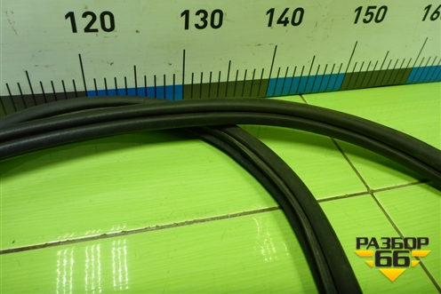 Уплотнитель двери задней левой (6RU867913H) для Volkswagen Polo (седан) с 2010г (Поло)