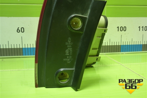 Фонарь задний наружный левый (до 2007г) (7L6945095K) для Volkswagen Touareg c 2002-2010г (Туарег)