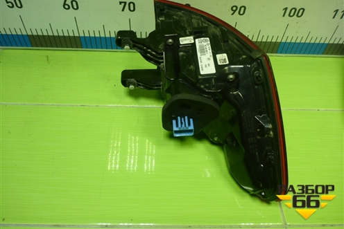 Фонарь задний наружный правый (760945208D) для Volkswagen Touareg с 2018г (Туарег)