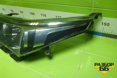 Фара левая (до 2016г галоген) (8115002E70) для Toyota Corolla (E18) с 2012-2019г (Королла 180)