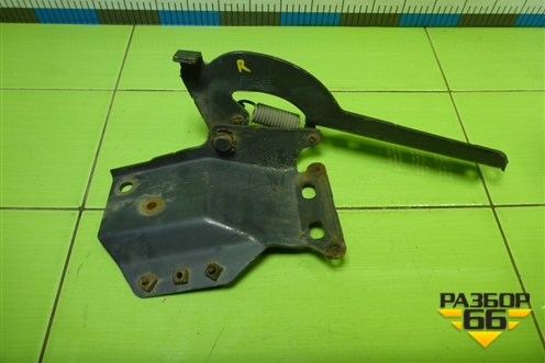 Петля капота правая  (1785549) для Scania 4 Series с 1995-2005г