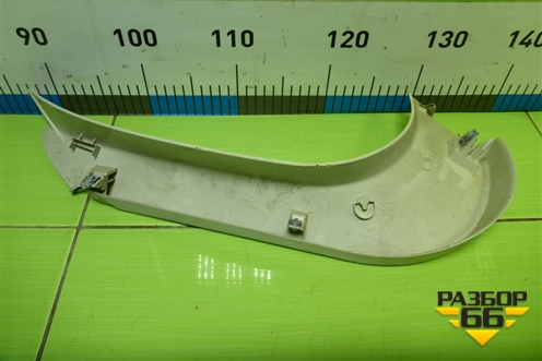 Обшивка двери багажника (правая) (BM51A42906AEW) для Ford Focus 3 с 2011г (Фокус)