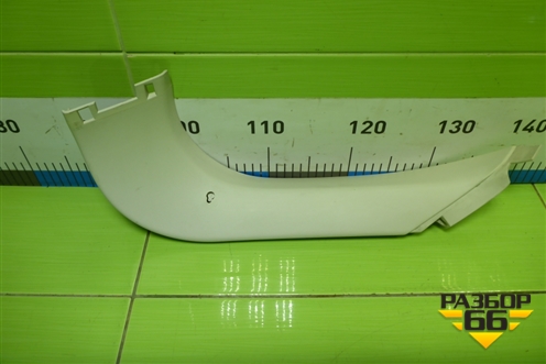 Обшивка двери багажника (правая) (BM51A42906AEW) для Ford Focus 3 с 2011г (Фокус)