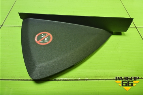 Накладка на торпедо (боковая правая) (BM51A044C60ABW) для Ford Focus 3 с 2011г (Фокус)