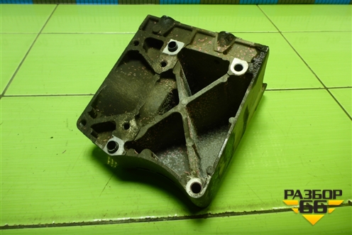 Кронштейн компрессора кондиционера (4M5012D624CD) для Ford Focus 3 с 2011г (Фокус)