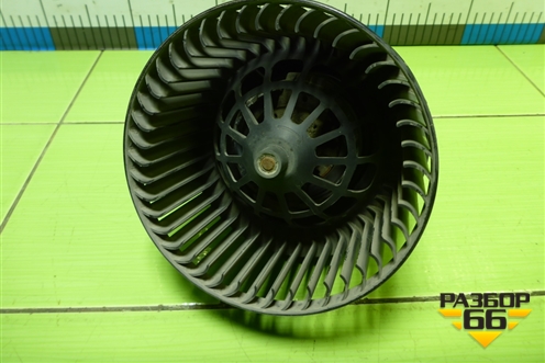 Моторчик вентилятора (H1F118456AA) для Ford Focus 3 с 2011г (Фокус)